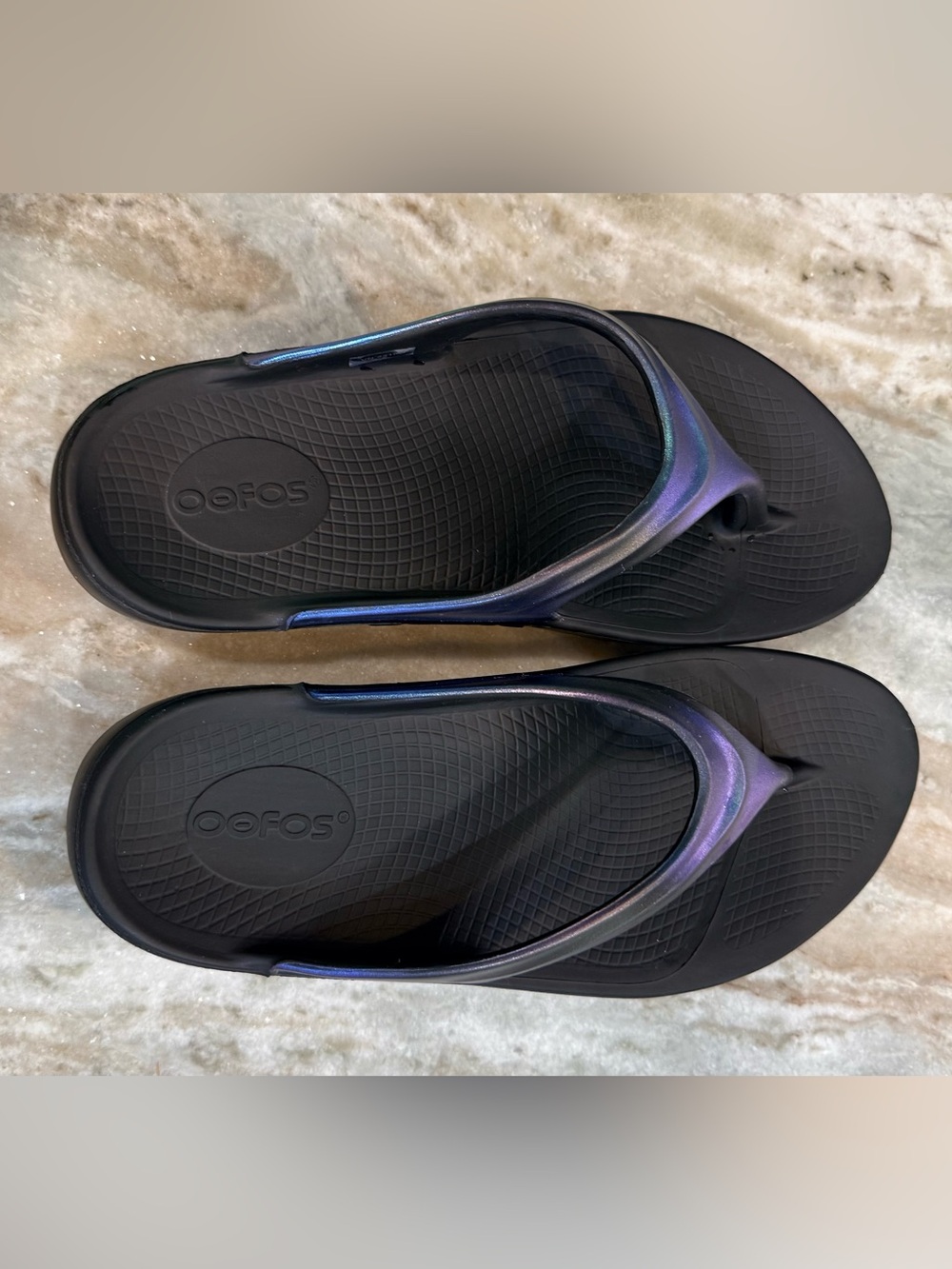 Women’s OOFOS OOLala luxe thong sandals- midnight spectre. Size 10 - Picture 6 of 8